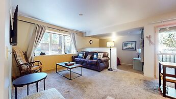 Mammoth Estates Condo - Free Parking & Pet Friendly