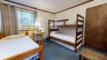 Mammoth Estates Condo - Free Parking & Pet Friendly