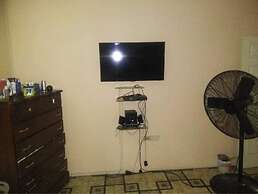 Immaculate 2-bed Apartment in Spanish Town