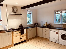 3 Bedroom Country Retreat - Dogs Welcome