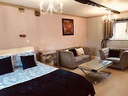 3 Bedroom Country Retreat - Dogs Welcome