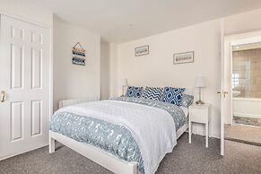 Cosy Cornish Cottage By The Sea and Local Pub