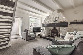 Cosy Cornish Cottage By The Sea and Local Pub