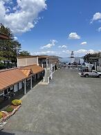 Lake Front Hotel