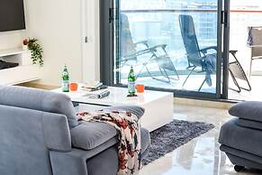 Deluxe 2 Bedroom Apartment in Herzylia