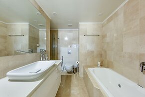 Deluxe 2 Bedroom Apartment in Herzylia