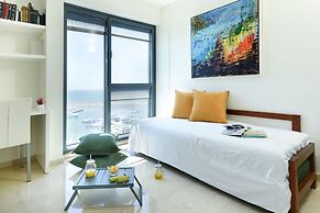 Deluxe 2 Bedroom Apartment in Herzylia