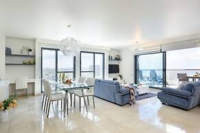 Deluxe 2 Bedroom Apartment in Herzylia