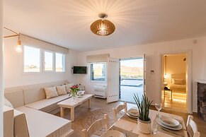 Klimata House - Private Hot Tub Pool & BBQ Villa