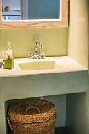 Klimata House - Private Hot Tub Pool & BBQ Villa