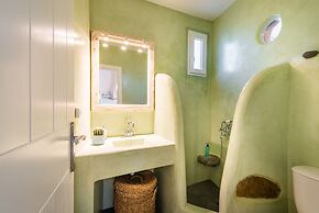 Klimata House - Private Hot Tub Pool & BBQ Villa