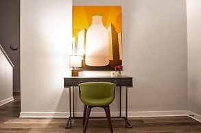 2BR 2BA In The Block by CozySuites