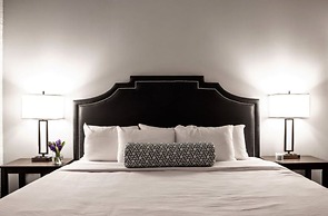 2BR 2BA In The Block by CozySuites