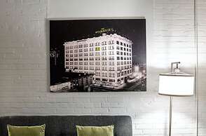 2BR 2BA In The Block by CozySuites