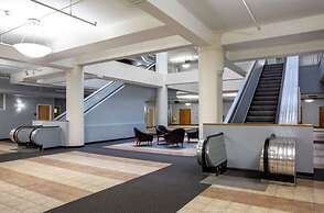 Modern Apartment | Close To Everything | CozySuites