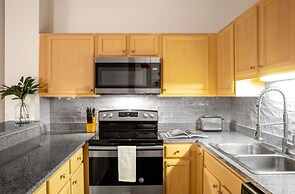 Modern Apartment | Close To Everything | CozySuites