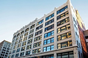 Modern Apartment | Close To Everything | CozySuites