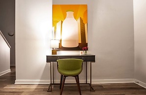 Modern Apartment | Close To Everything | CozySuites