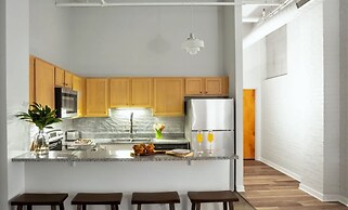 Beautiful 2BR 2BA In The Block by CozySuites