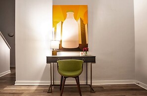 Beautiful 2BR 2BA In The Block by CozySuites