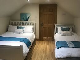 Dungannon 2 Bed Bungalow - Sleeps 5 - Pet Friendly