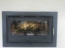 Dungannon 2 Bed Bungalow - Sleeps 5 - Pet Friendly