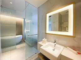 HARRIS Suites Puri Mansion Jakarta