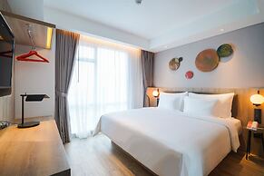 HARRIS Suites Puri Mansion Jakarta