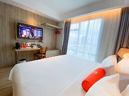 HARRIS Suites Puri Mansion Jakarta