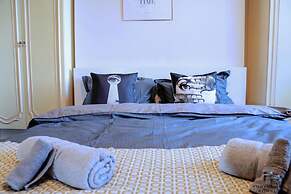 Beautiful 5-bed House Roker Beach