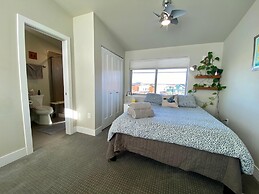 Classy Townhome near Old Town, Breweries, & River!