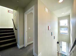 Classy Townhome near Old Town, Breweries, & River!