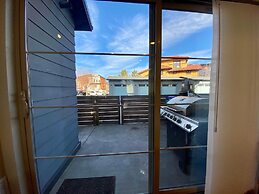 Classy Townhome near Old Town, Breweries, & River!