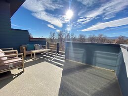 Classy Townhome near Old Town, Breweries, & River!