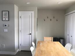 Classy Townhome near Old Town, Breweries, & River!