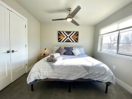 Classy Townhome near Old Town, Breweries, & River!