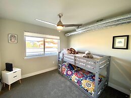 Classy Townhome near Old Town, Breweries, & River!