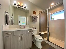 Classy Townhome near Old Town, Breweries, & River!