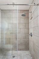 Modern Penthouse on Mass By CozySuites