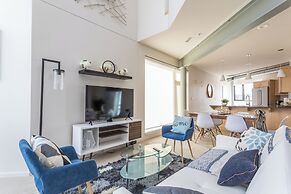 Modern Penthouse on Mass By CozySuites