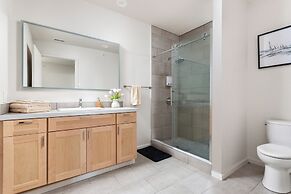 Modern Penthouse on Mass By CozySuites