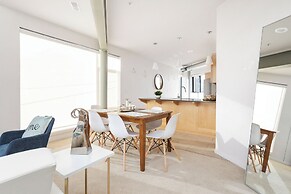 Modern Penthouse on Mass By CozySuites