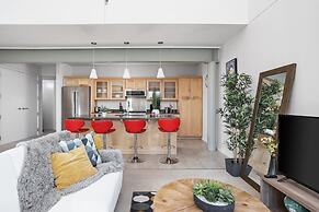 Modern Penthouse on Mass By CozySuites