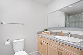 Modern Penthouse on Mass By CozySuites