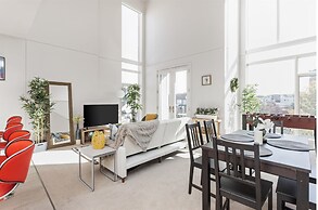 Modern Penthouse on Mass By CozySuites