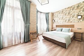 Castle Franco Suites