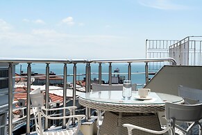 Castle Franco Suites