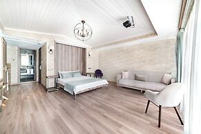 Castle Franco Suites