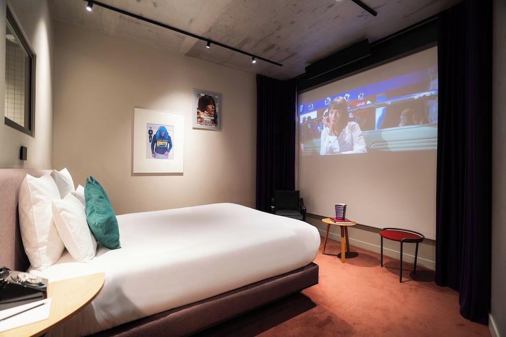 mk2 Hotel Paradiso Nation