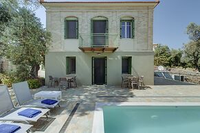 Ouzo Traditional House with private pool